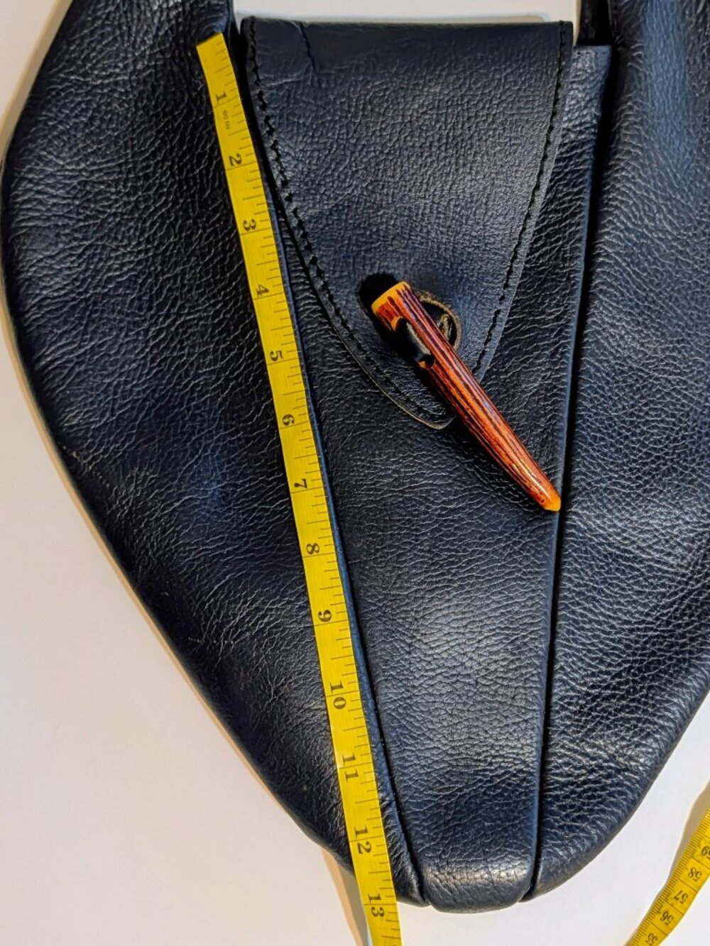 Vintage Sculptural Navy Leather Handmade Bag Genuine Bakelite Horn Toggle - Picture 4 of 14